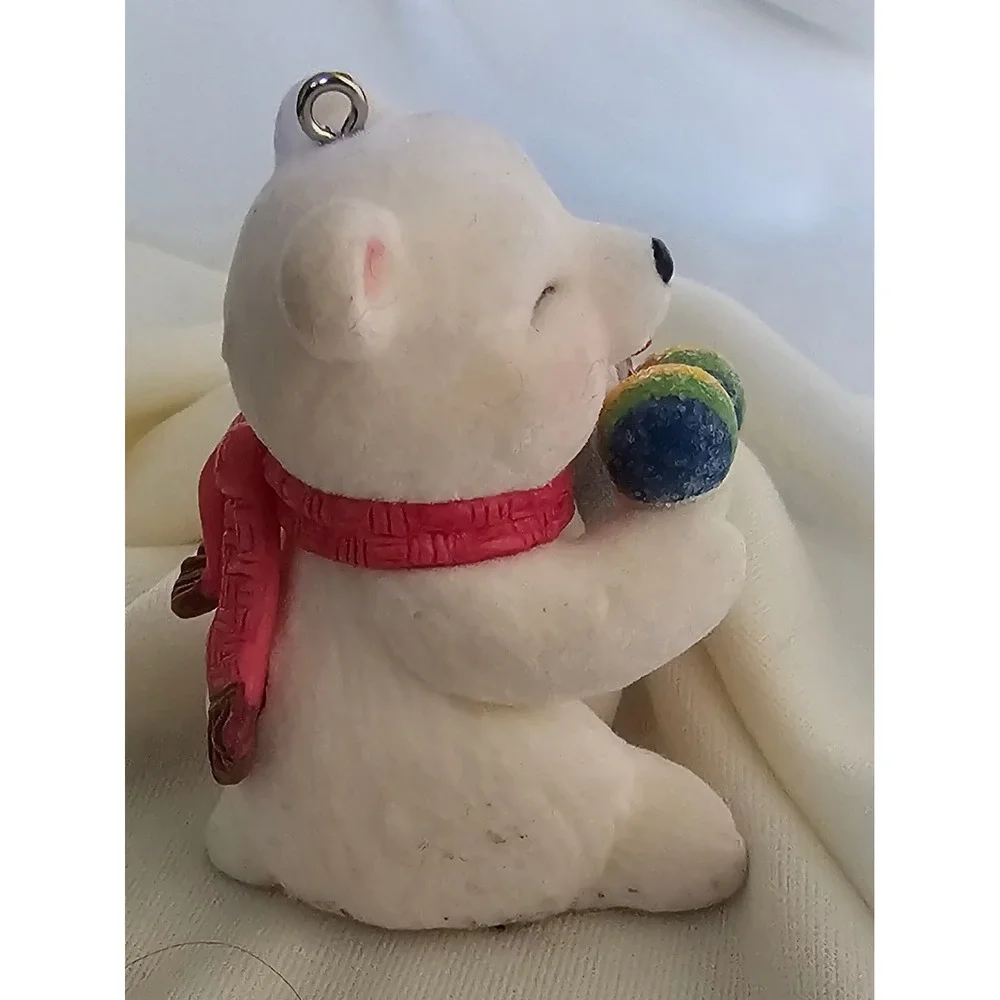 VTG 2005 Hallmark Keepsake Ornament Polar Bear and Penguin with Snow Cones